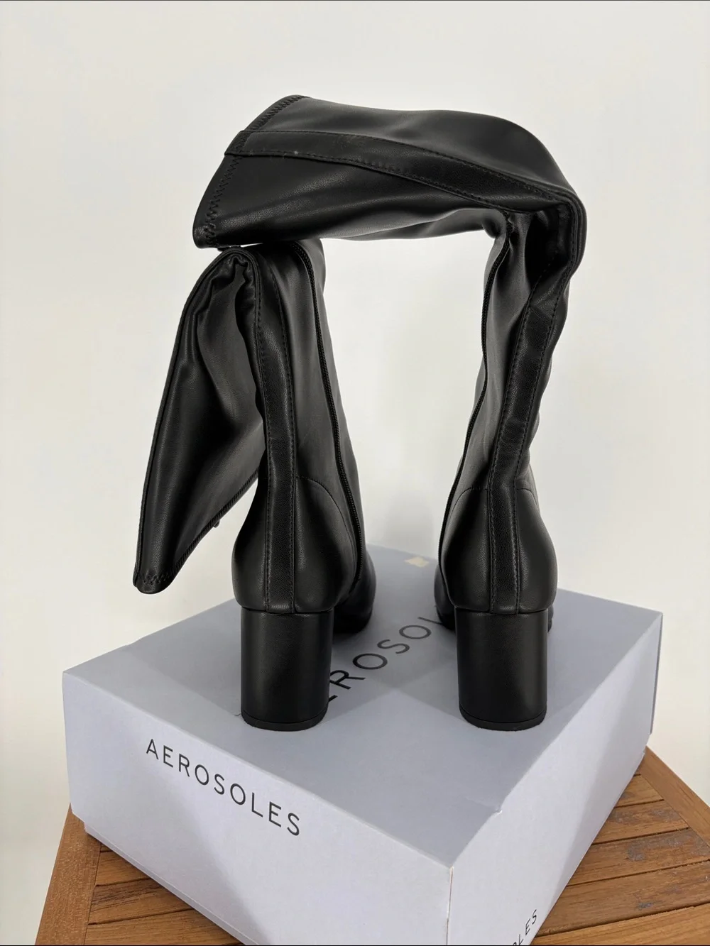 New Aerosole Black Knee-High Block Heel Women's Boot size 8W